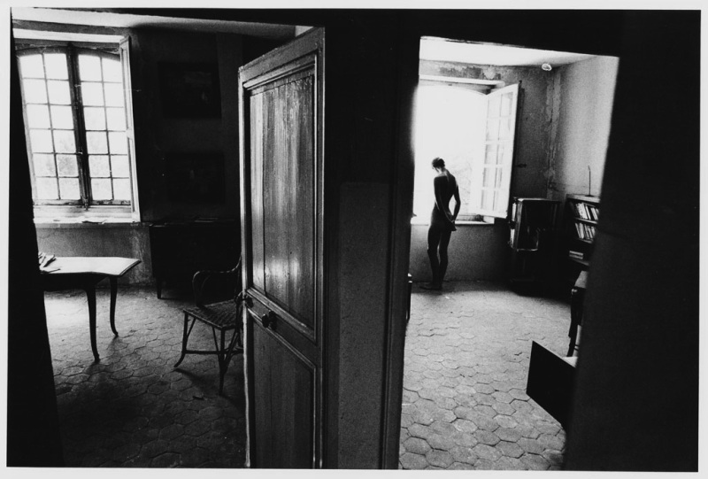 jeanloup-sieff-at-the-hotel-de-sauroy